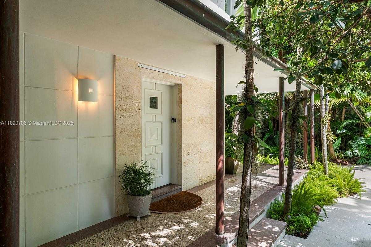 Small Image of 6165 PINE TREE DR, Miami Beach Number 30