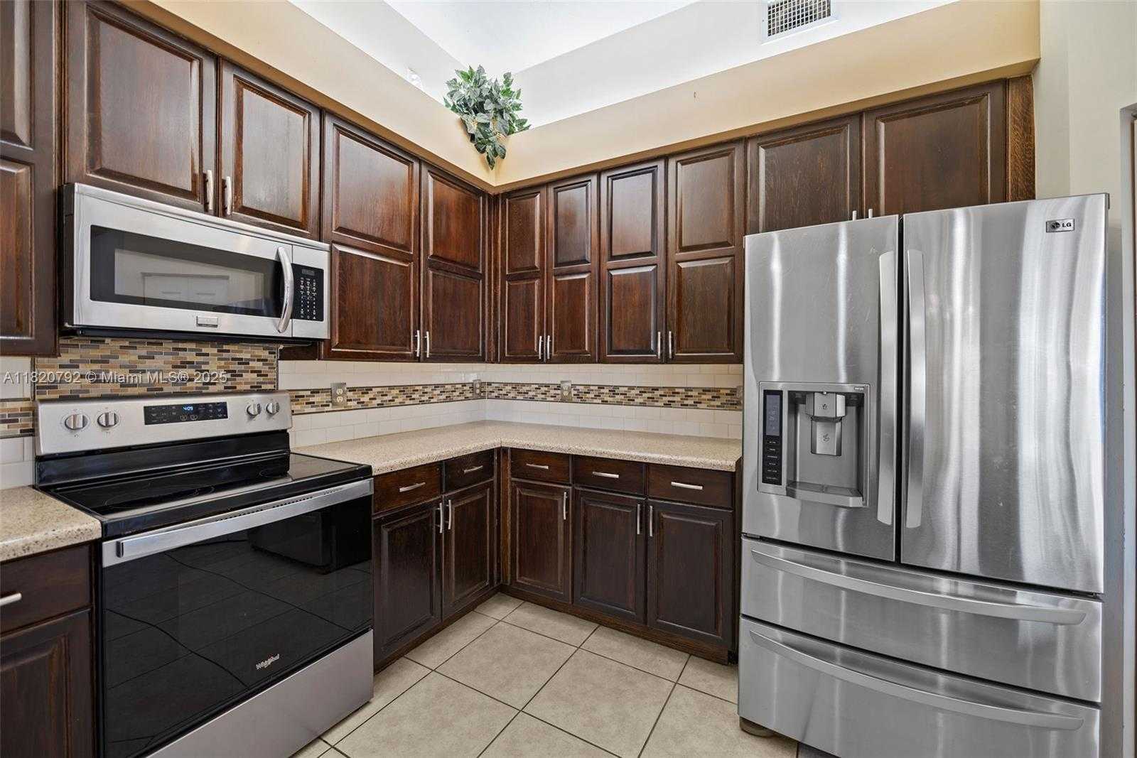 Small Image of 6946 MARIPOSA CIR CT, Pembroke Pines Number 16