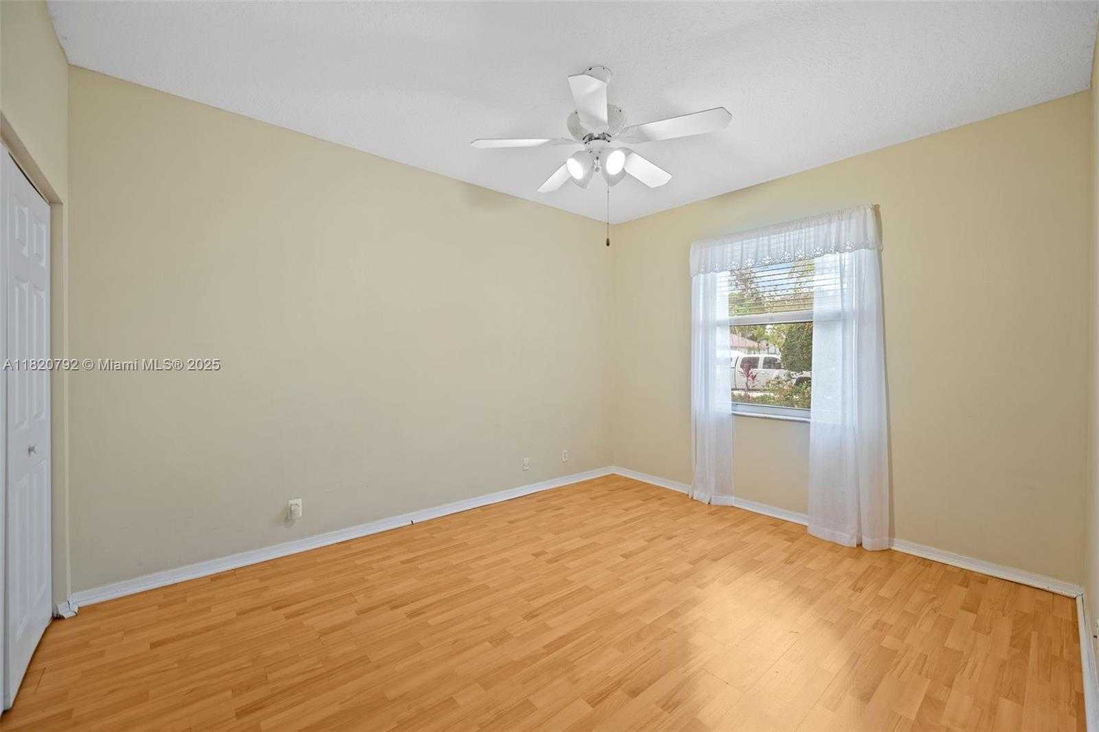 Small Image of 6946 MARIPOSA CIR CT, Pembroke Pines Number 19