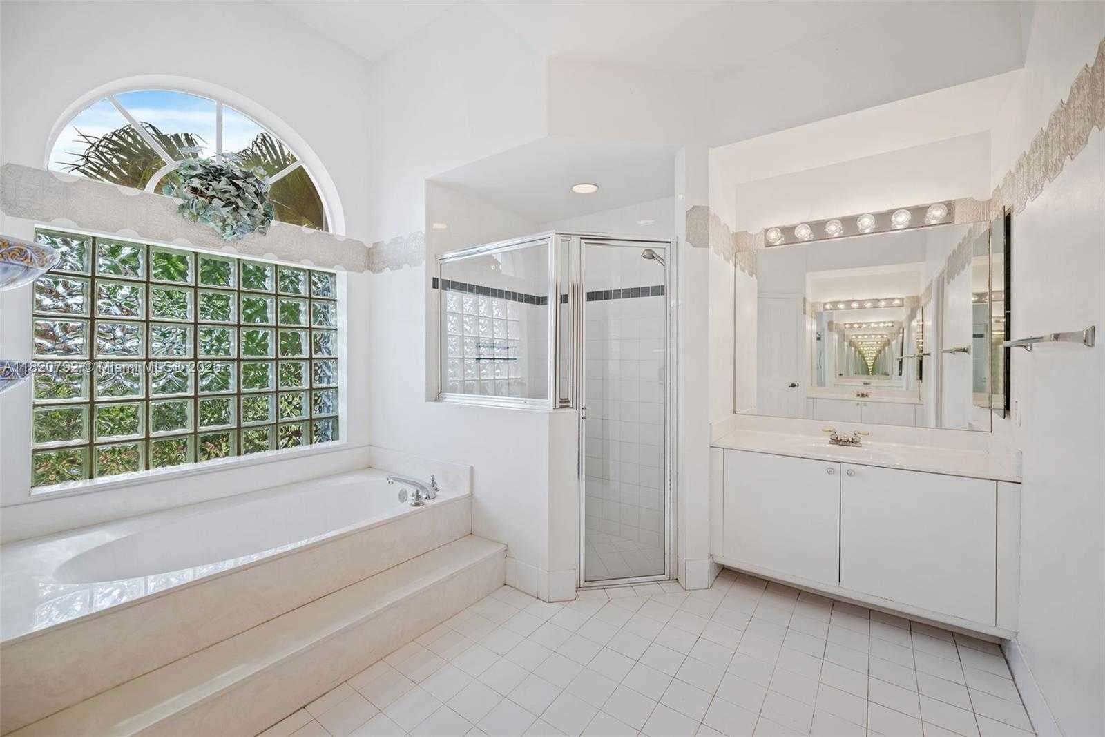 Small Image of 6946 MARIPOSA CIR CT, Pembroke Pines Number 21
