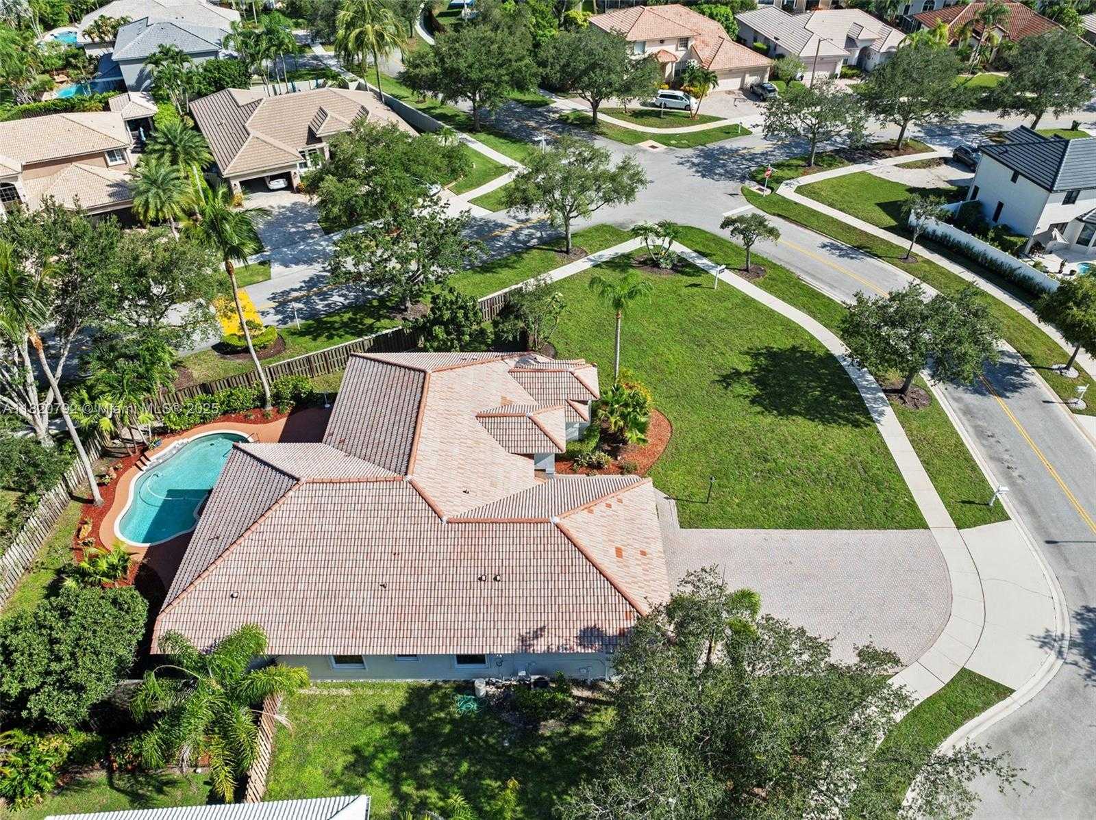 Small Image of 6946 MARIPOSA CIR CT, Pembroke Pines Number 5