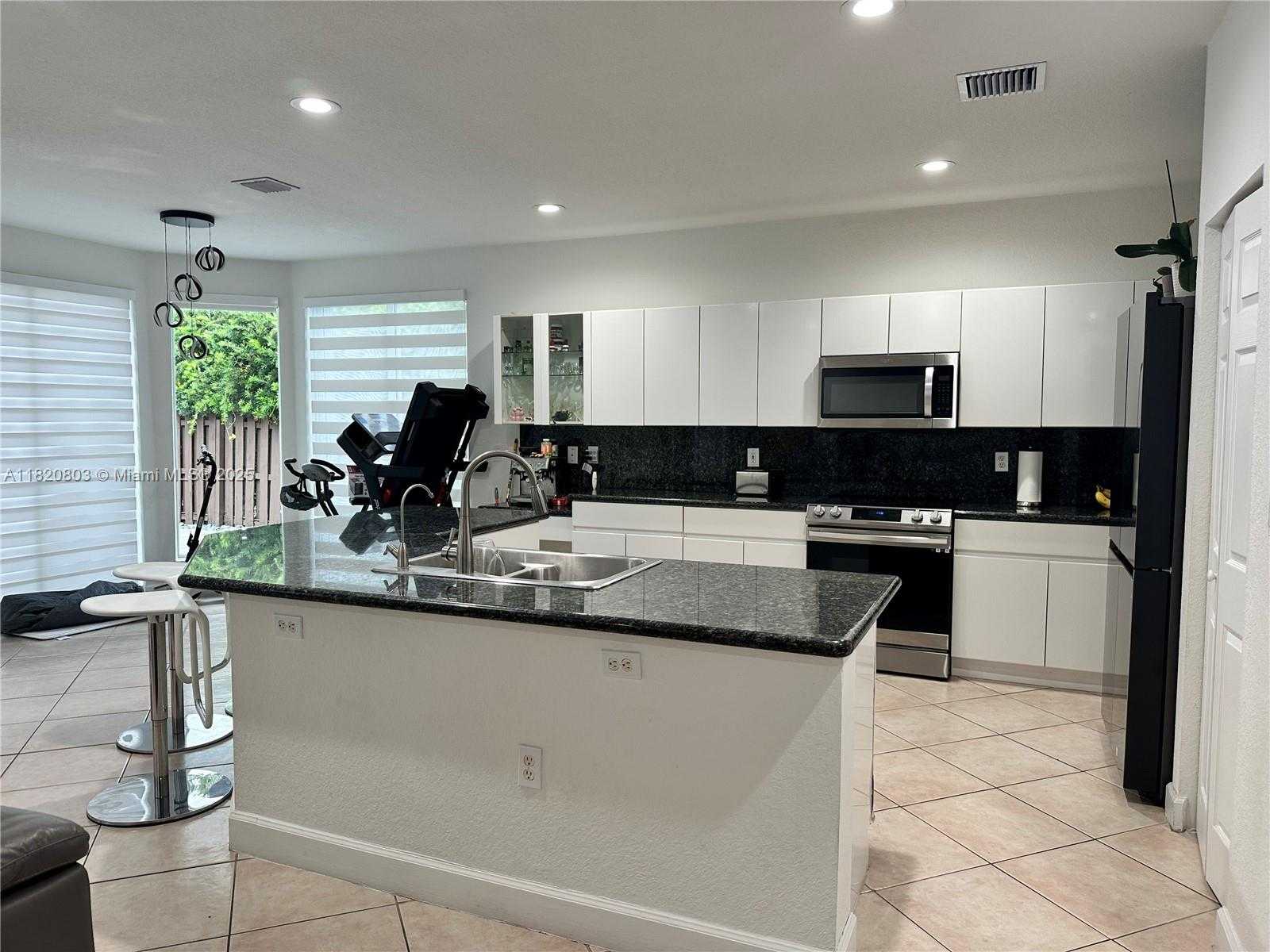 Small Image of 10873 NORTH WEST 71ST ST, Doral Number 7