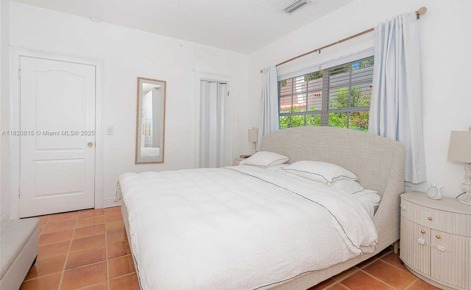 Small Image of 1218 MADRID ST, Coral Gables Number 12