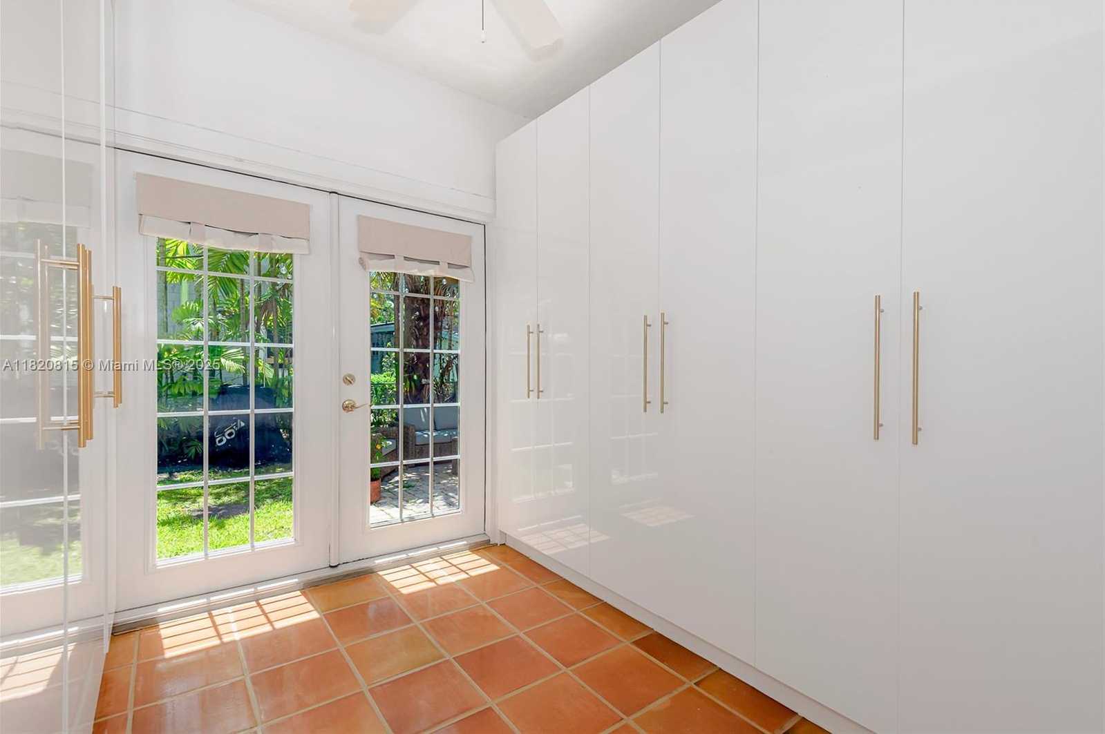 Small Image of 1218 MADRID ST, Coral Gables Number 13