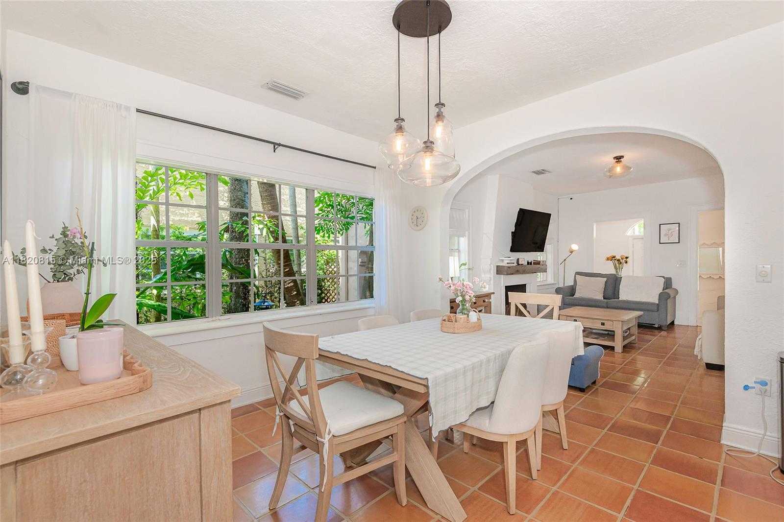 Small Image of 1218 MADRID ST, Coral Gables Number 3