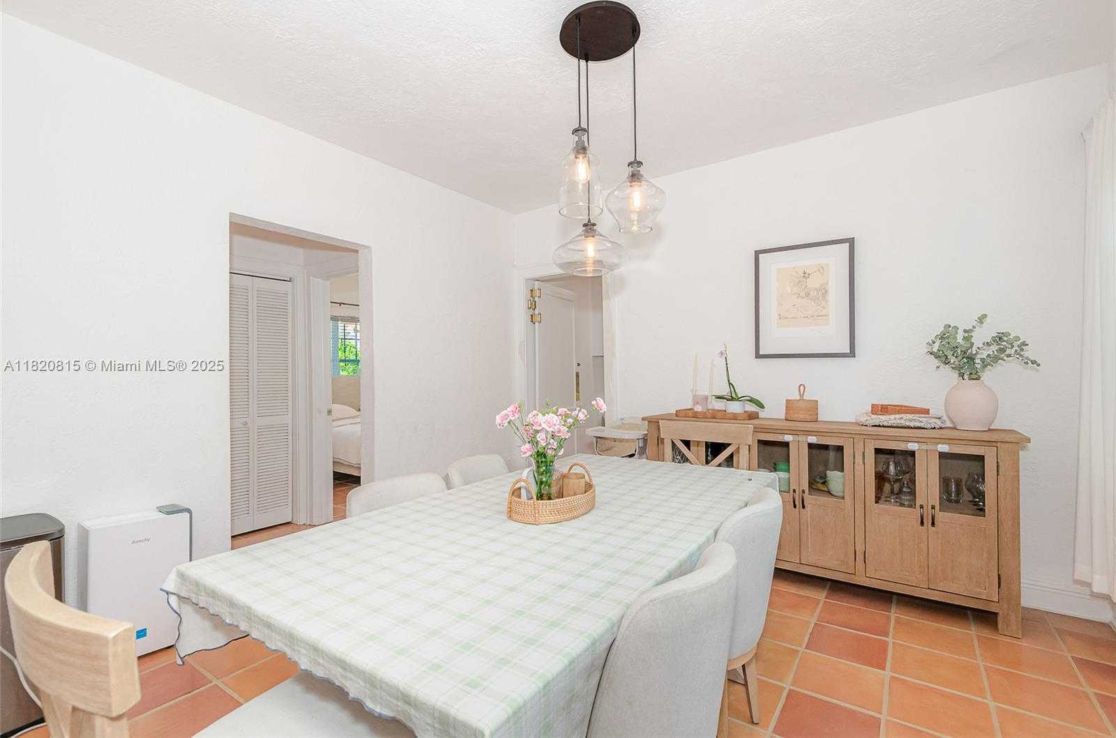 Small Image of 1218 MADRID ST, Coral Gables Number 4