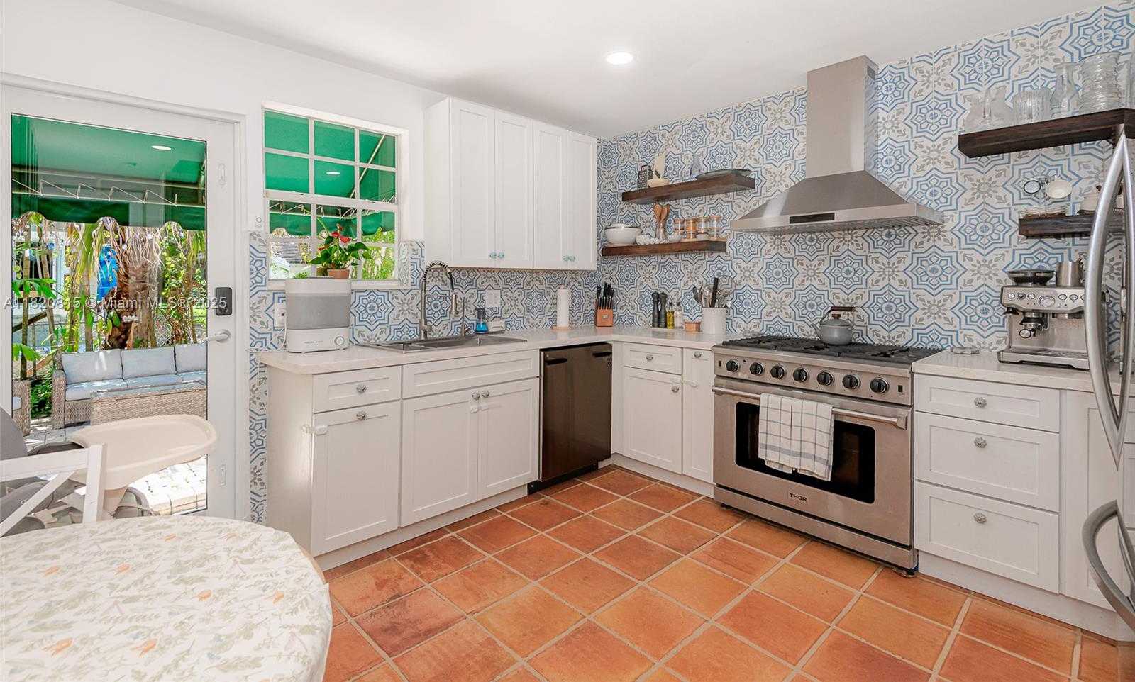 Small Image of 1218 MADRID ST, Coral Gables Number 6