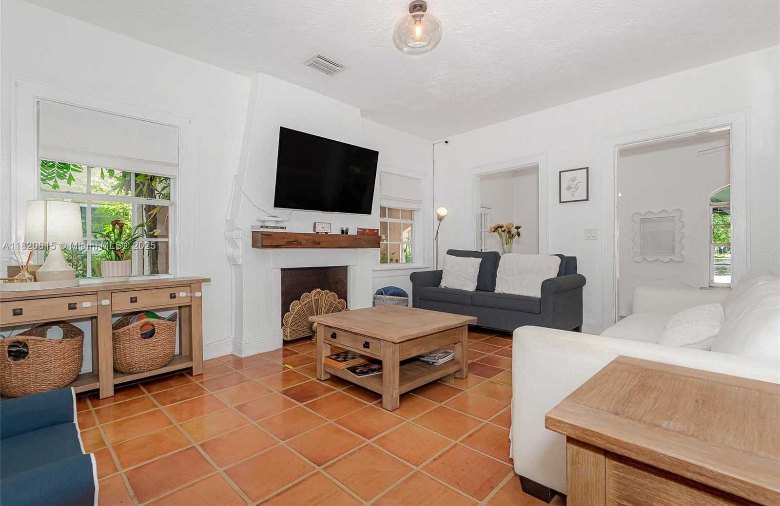 Small Image of 1218 MADRID ST, Coral Gables Number 7