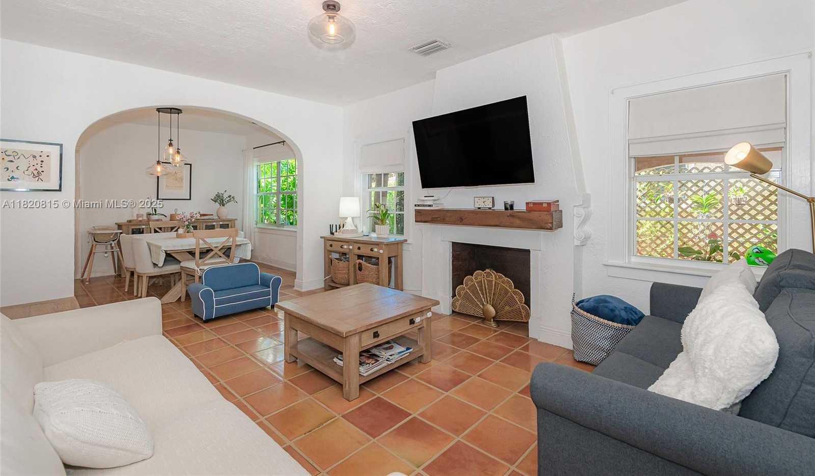 Small Image of 1218 MADRID ST, Coral Gables Number 9