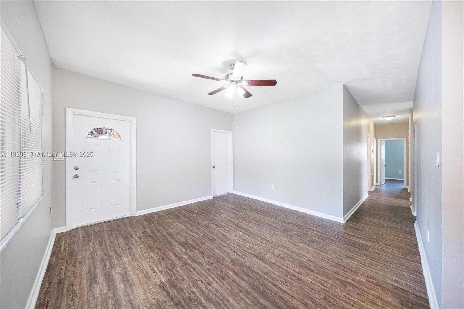 Small Image of 6428 PLUNKETT ST, Hollywood Number 14