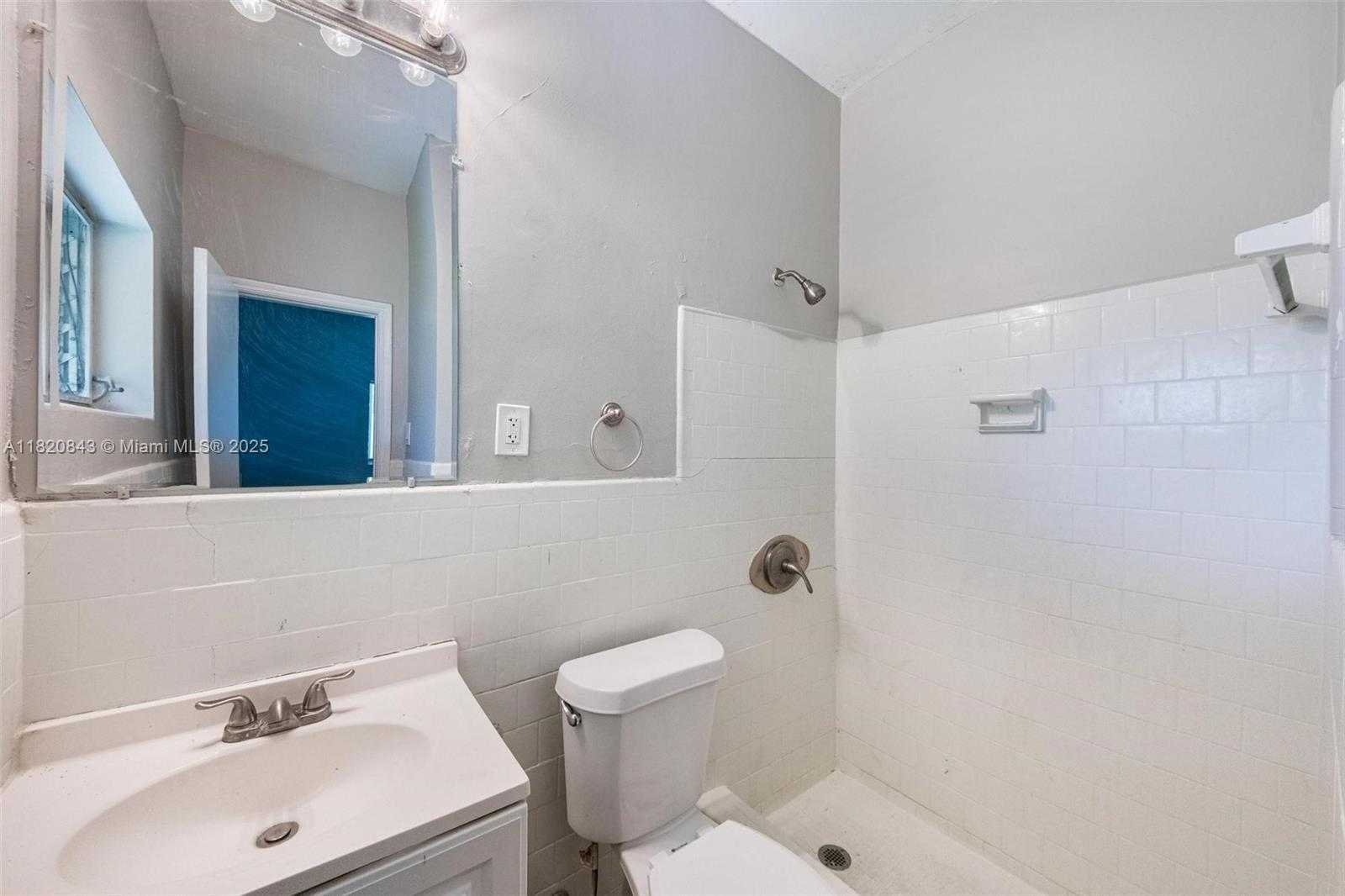 Small Image of 6428 PLUNKETT ST, Hollywood Number 19