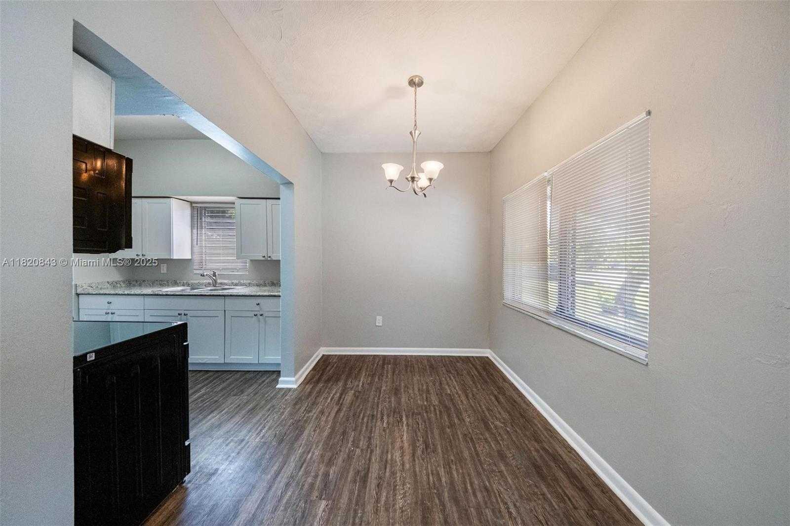 Small Image of 6428 PLUNKETT ST, Hollywood Number 22