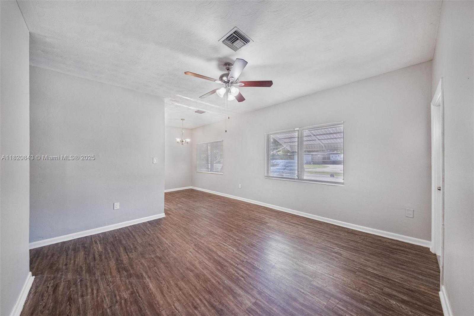 Small Image of 6428 PLUNKETT ST, Hollywood Number 25