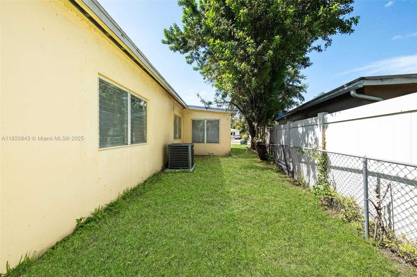 Small Image of 6428 PLUNKETT ST, Hollywood Number 35