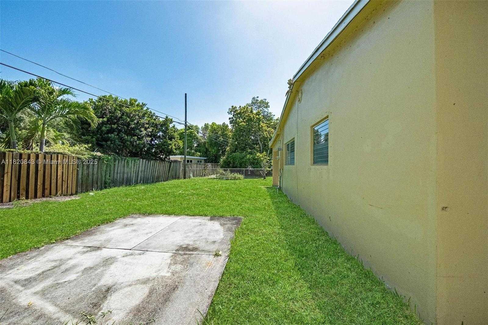 Small Image of 6428 PLUNKETT ST, Hollywood Number 37