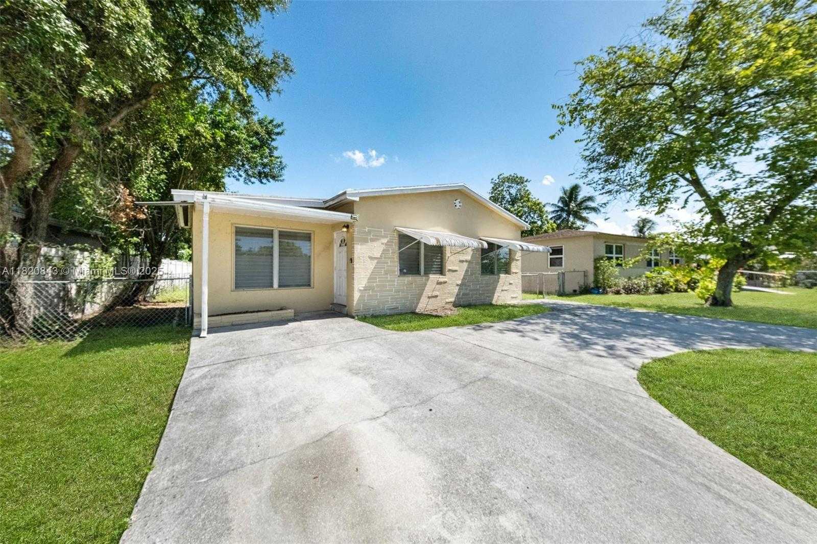 Small Image of 6428 PLUNKETT ST, Hollywood Number 5