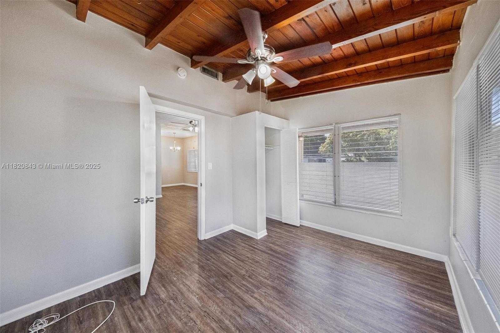 Small Image of 6428 PLUNKETT ST, Hollywood Number 8