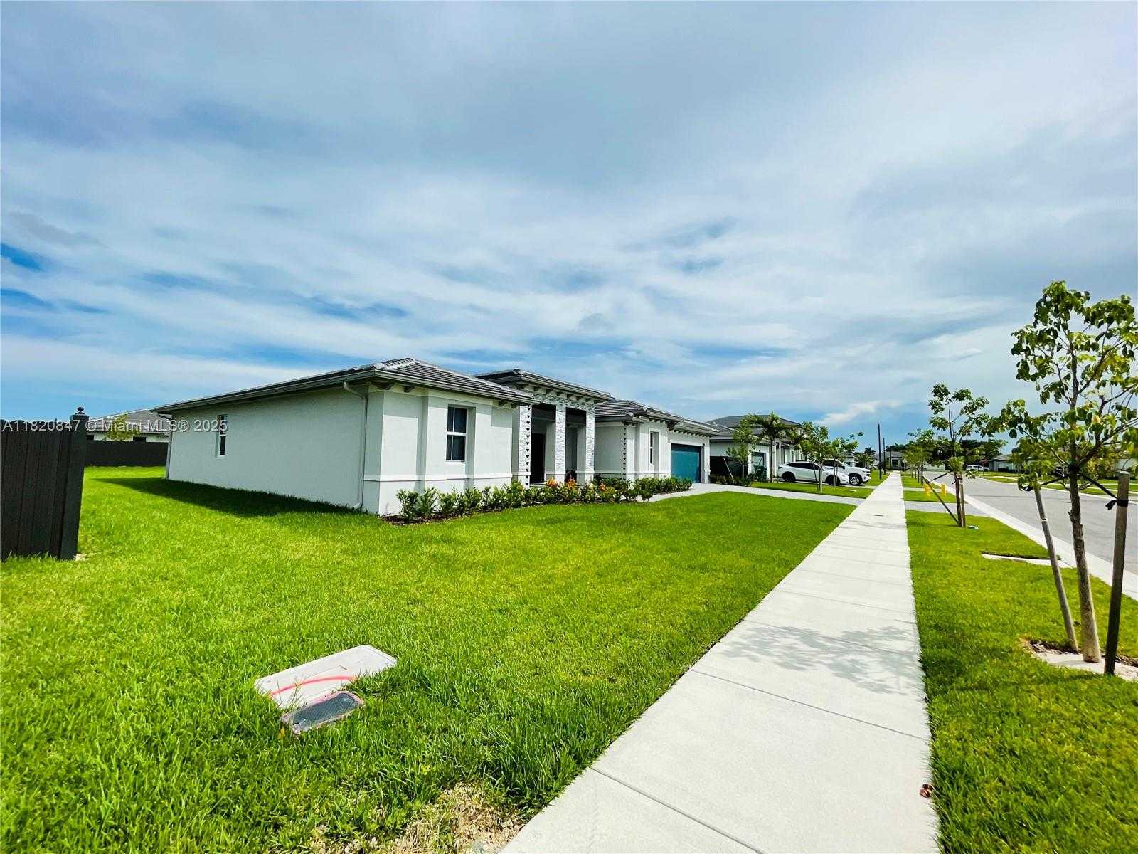 Small Image of 16932 SOUTH WEST 291ST ST, Homestead Number 28