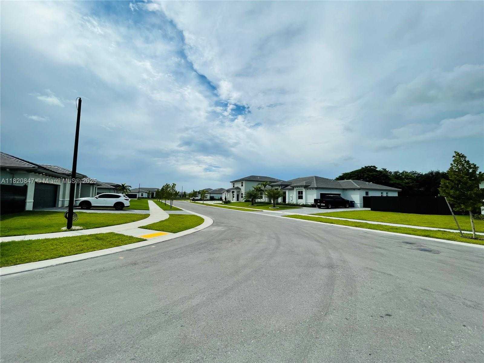 Small Image of 16932 SOUTH WEST 291ST ST, Homestead Number 36