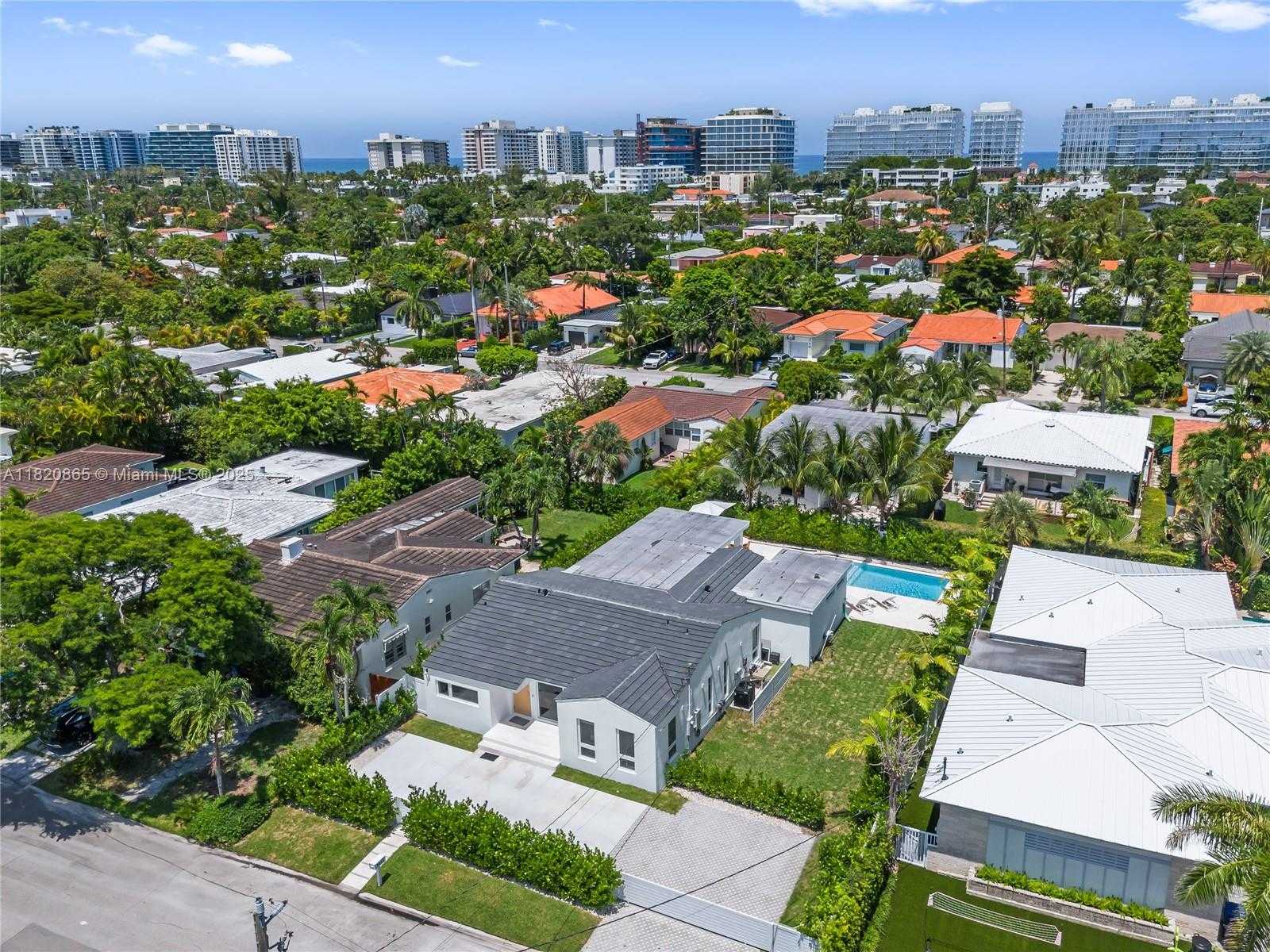 Small Image of 9033 EMERSON AVE, Surfside Number 2