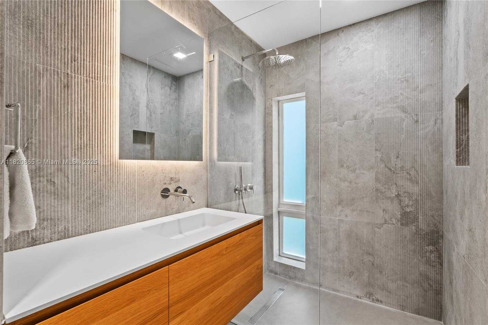 Small Image of 9033 EMERSON AVE, Surfside Number 24