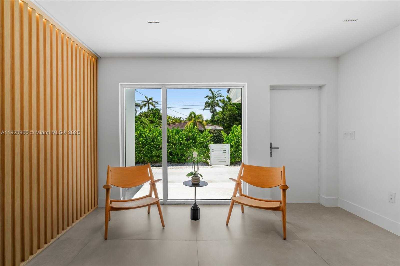 Small Image of 9033 EMERSON AVE, Surfside Number 3