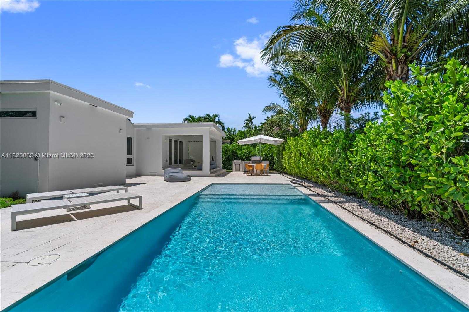 Small Image of 9033 EMERSON AVE, Surfside Number 35