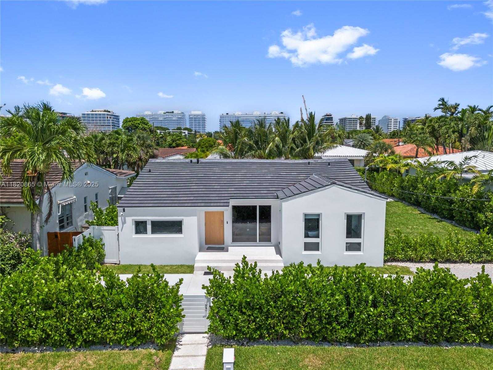 Small Image of 9033 EMERSON AVE, Surfside Number 37