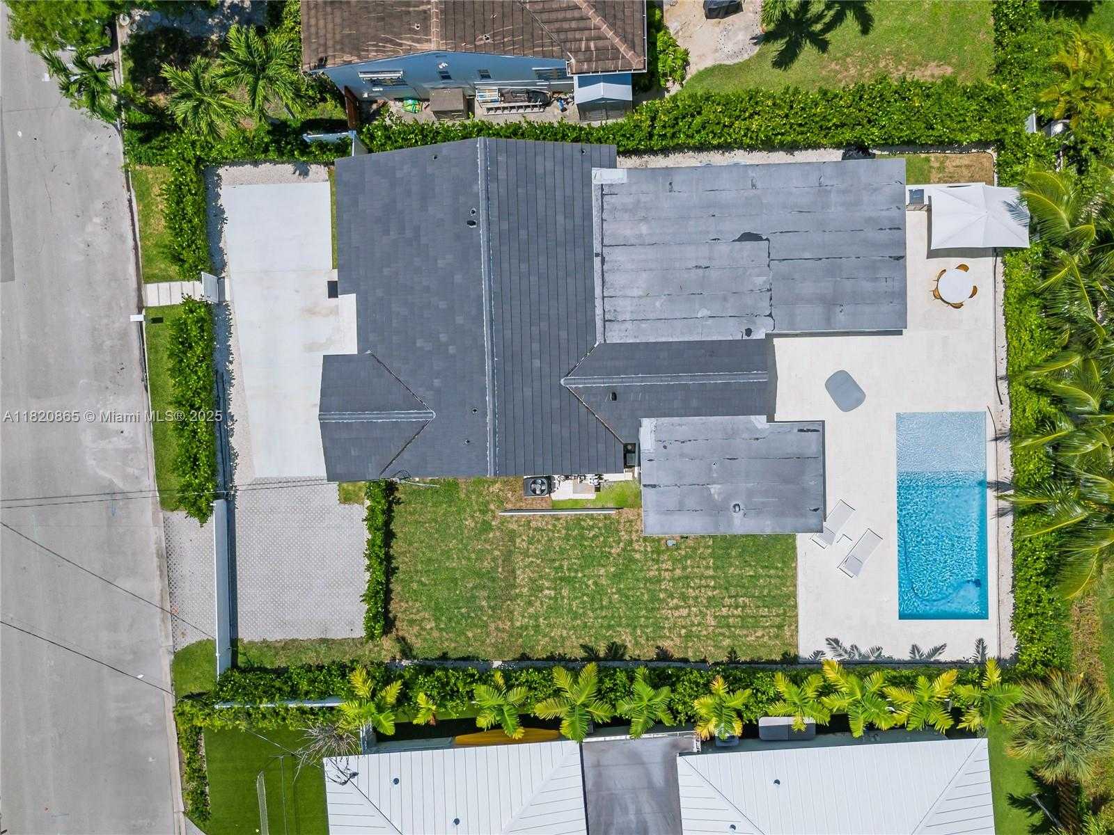 Small Image of 9033 EMERSON AVE, Surfside Number 38