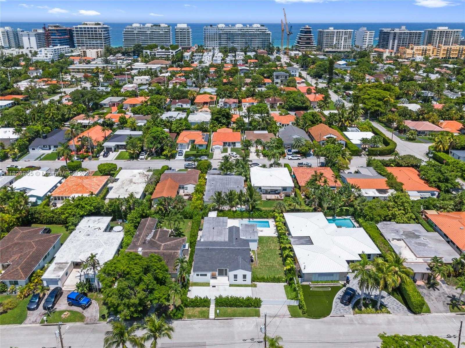 Small Image of 9033 EMERSON AVE, Surfside Number 39