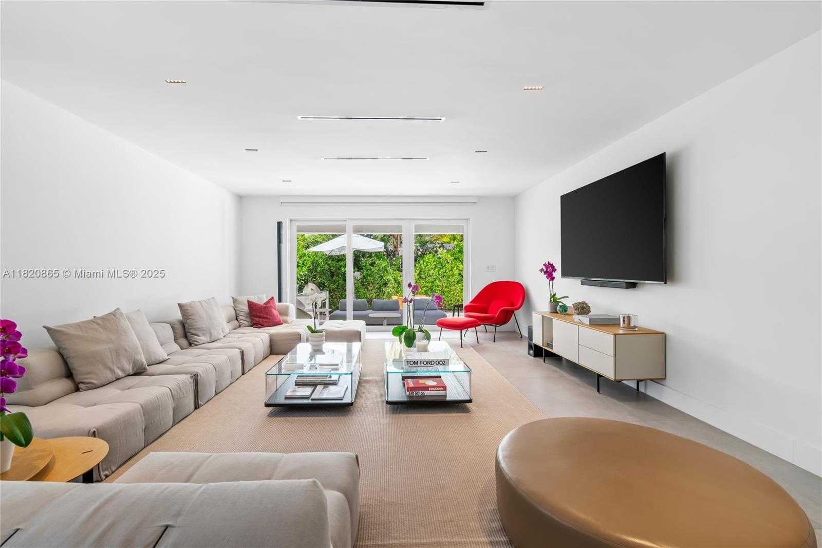 Small Image of 9033 EMERSON AVE, Surfside Number 6