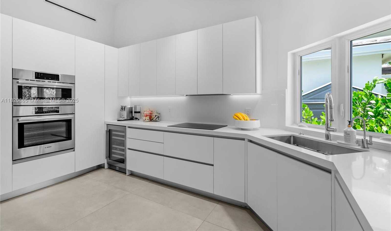 Small Image of 9033 EMERSON AVE, Surfside Number 9