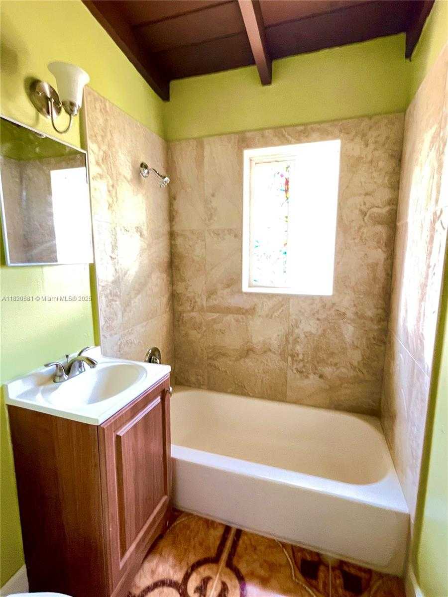 Small Image of 381 NORTH WEST 16TH ST, Pompano Beach Number 17