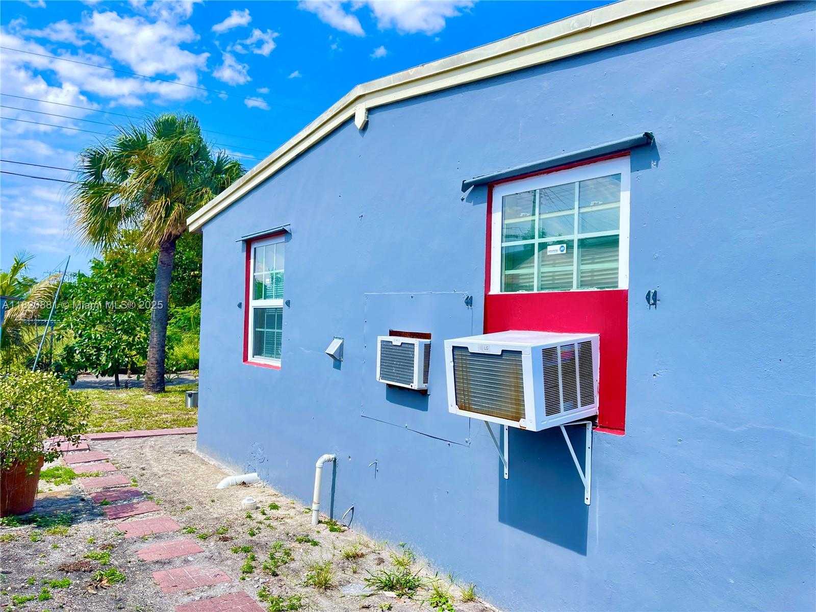 Small Image of 381 NORTH WEST 16TH ST, Pompano Beach Number 4