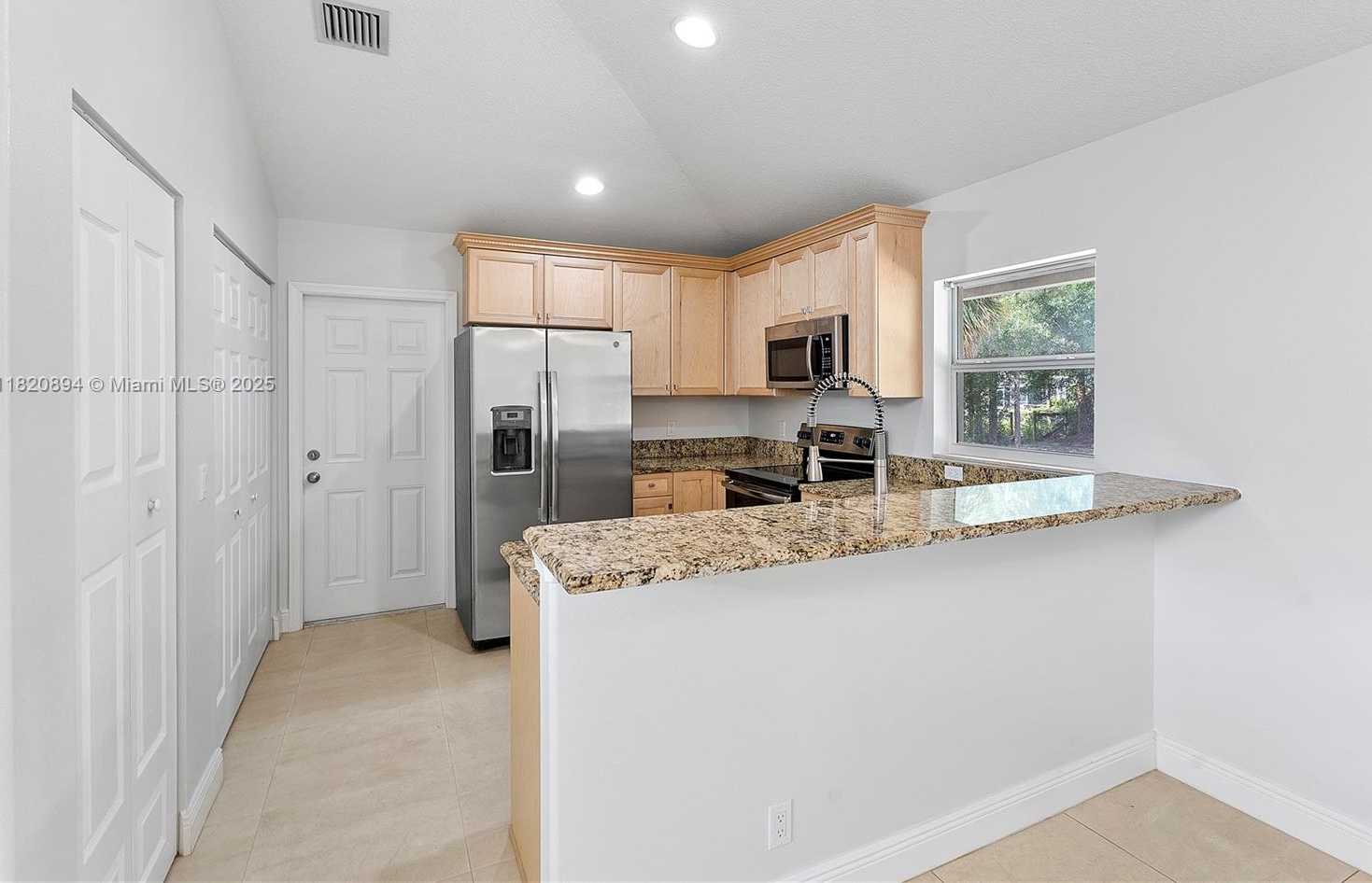 Small Image of 17038 NORTH 61ST PL N, Loxahatchee Number 74