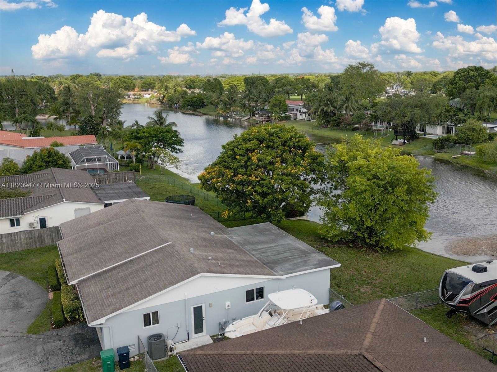 Small Image of 14540 SOUTH WEST 77TH ST, Miami Number 44