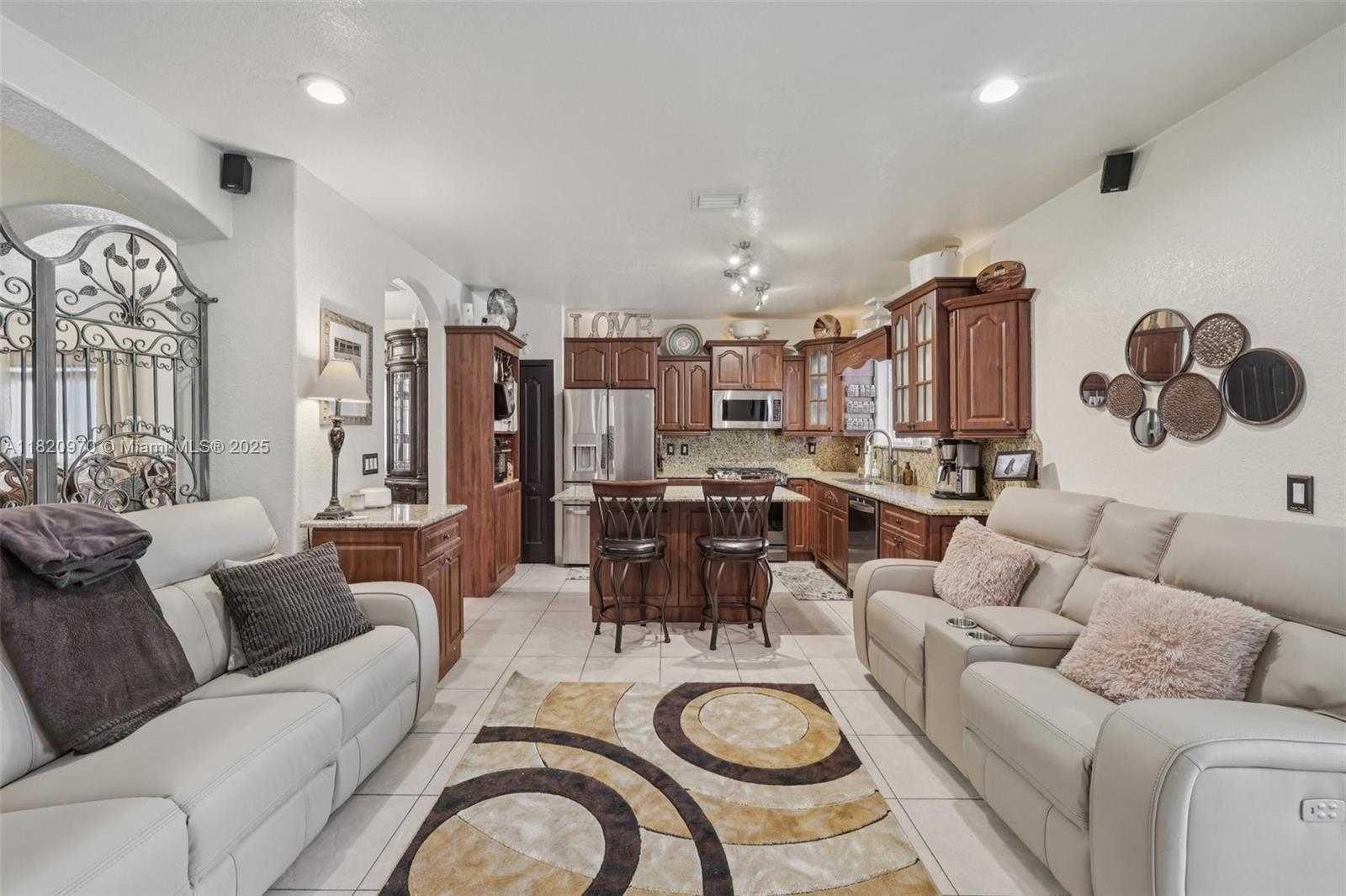 Small Image of 8981 NORTH WEST 166TH TER, Miami Lakes Number 10