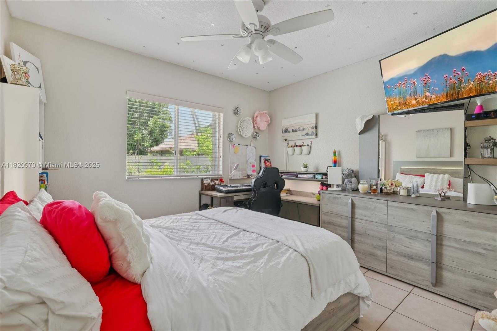 Small Image of 8981 NORTH WEST 166TH TER, Miami Lakes Number 19