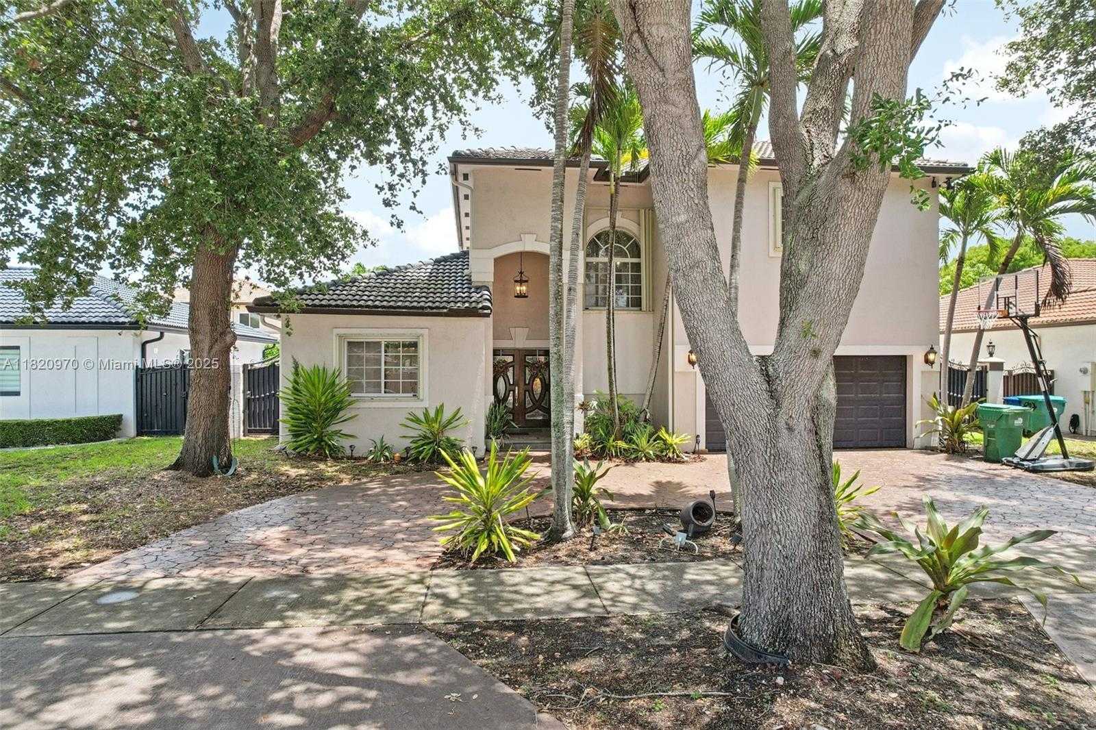 Small Image of 8981 NORTH WEST 166TH TER, Miami Lakes Number 2