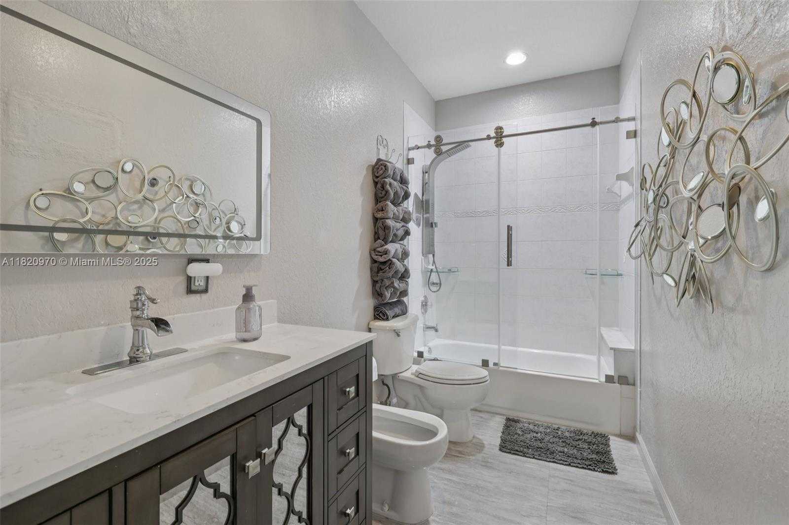Small Image of 8981 NORTH WEST 166TH TER, Miami Lakes Number 38