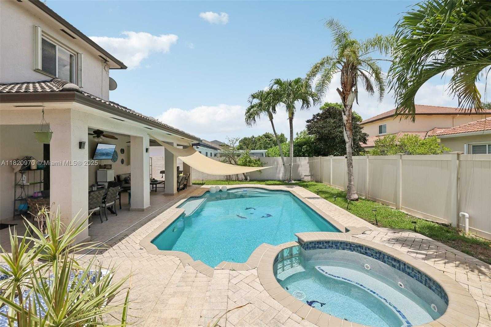 Small Image of 8981 NORTH WEST 166TH TER, Miami Lakes Number 43