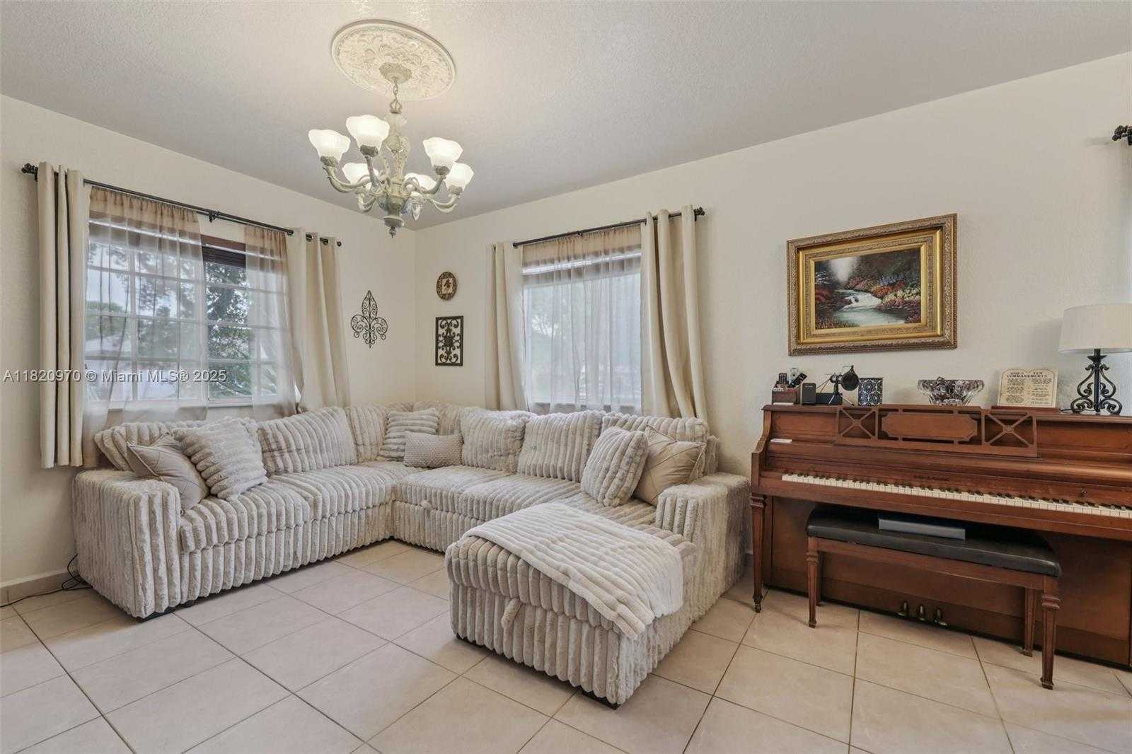 Small Image of 8981 NORTH WEST 166TH TER, Miami Lakes Number 6