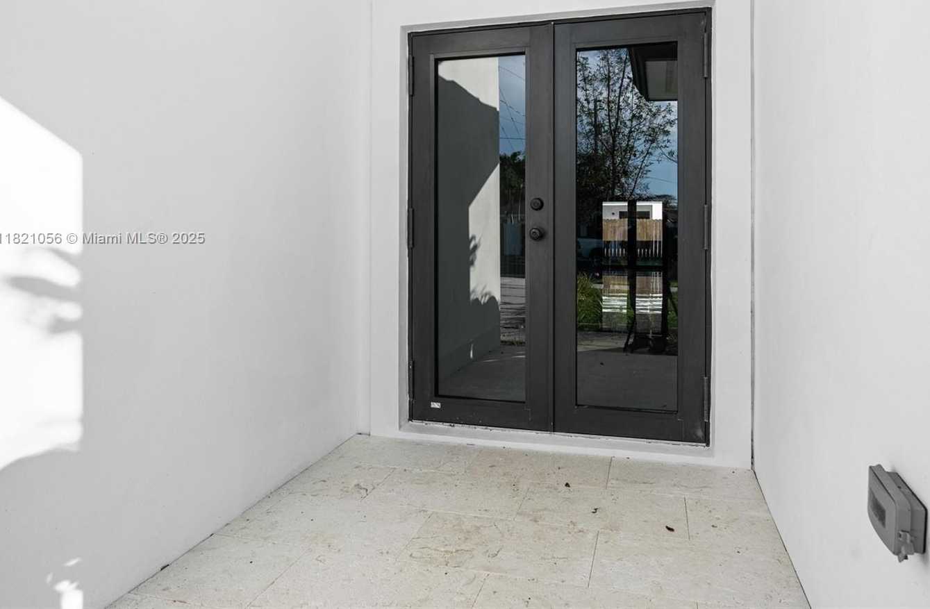 Small Image of 21235 INGRAHAM AVE RD, Cutler Bay Number 4