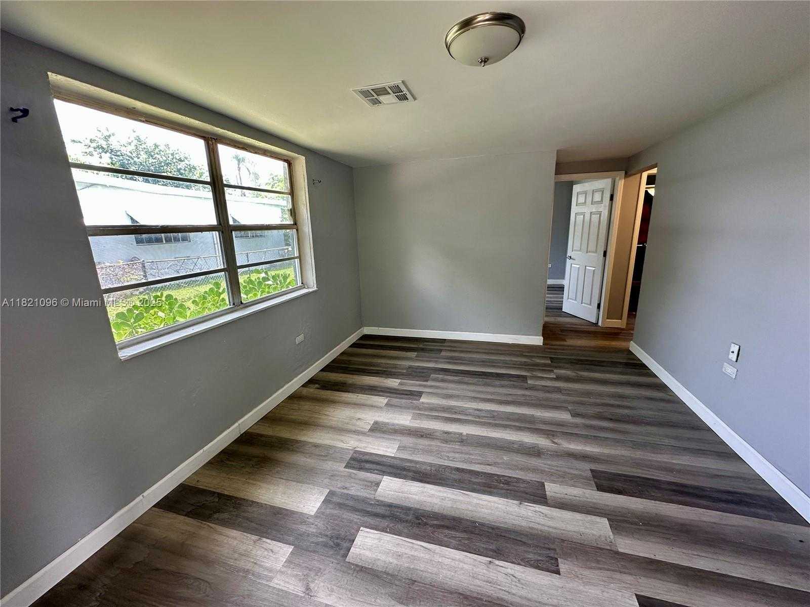 Small Image of 440 NORTH WEST 134TH ST, North Miami Number 10