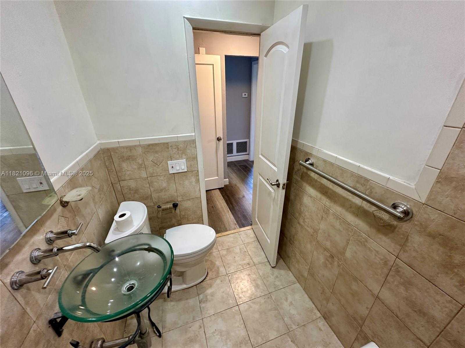 Small Image of 440 NORTH WEST 134TH ST, North Miami Number 13