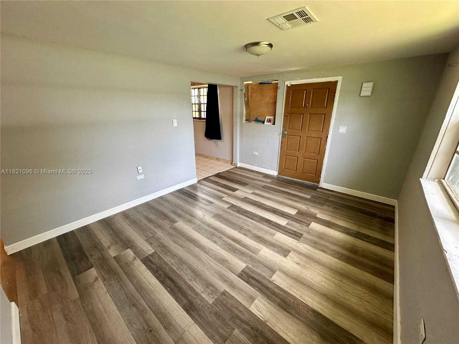 Small Image of 440 NORTH WEST 134TH ST, North Miami Number 18