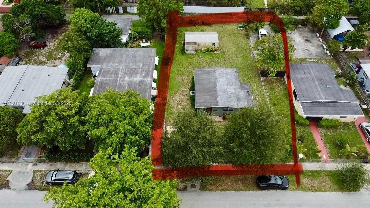 Small Image of 440 NORTH WEST 134TH ST, North Miami Number 21