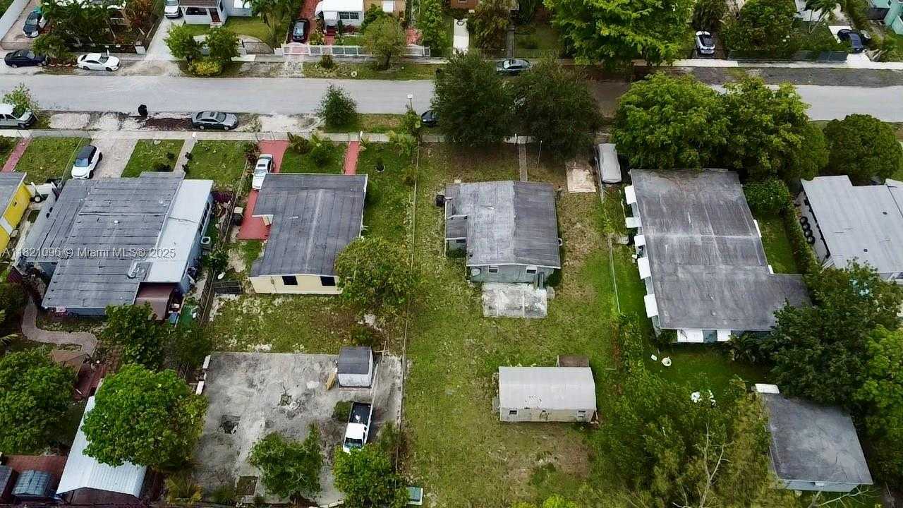 Small Image of 440 NORTH WEST 134TH ST, North Miami Number 22