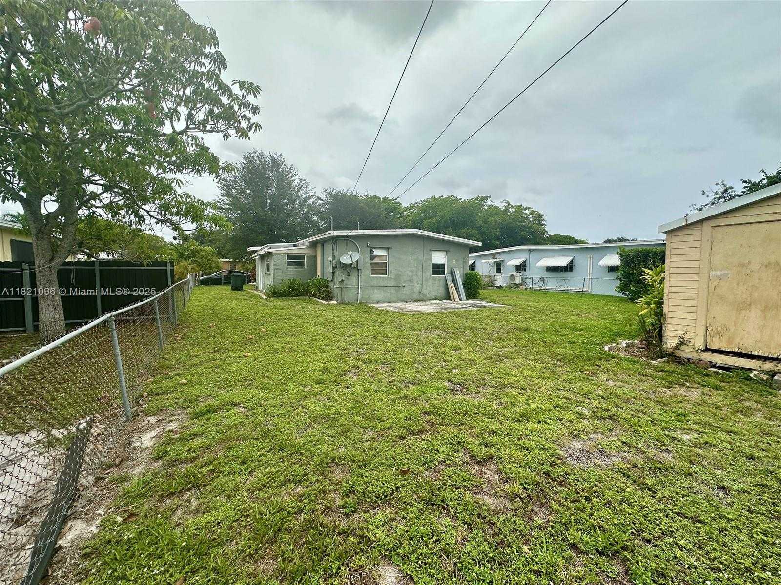 Small Image of 440 NORTH WEST 134TH ST, North Miami Number 3