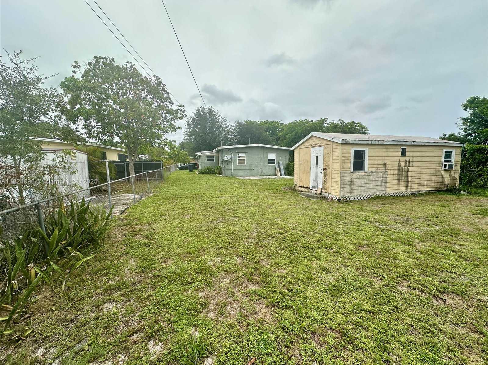 Small Image of 440 NORTH WEST 134TH ST, North Miami Number 4